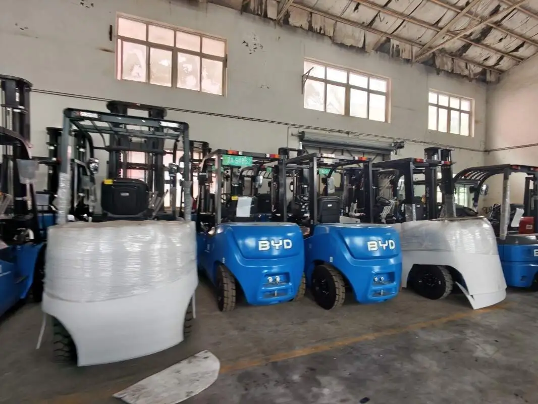 Hersteller von Elektrostaplern mit Lithiumbatterie, geeignet für eine Vielzahl v