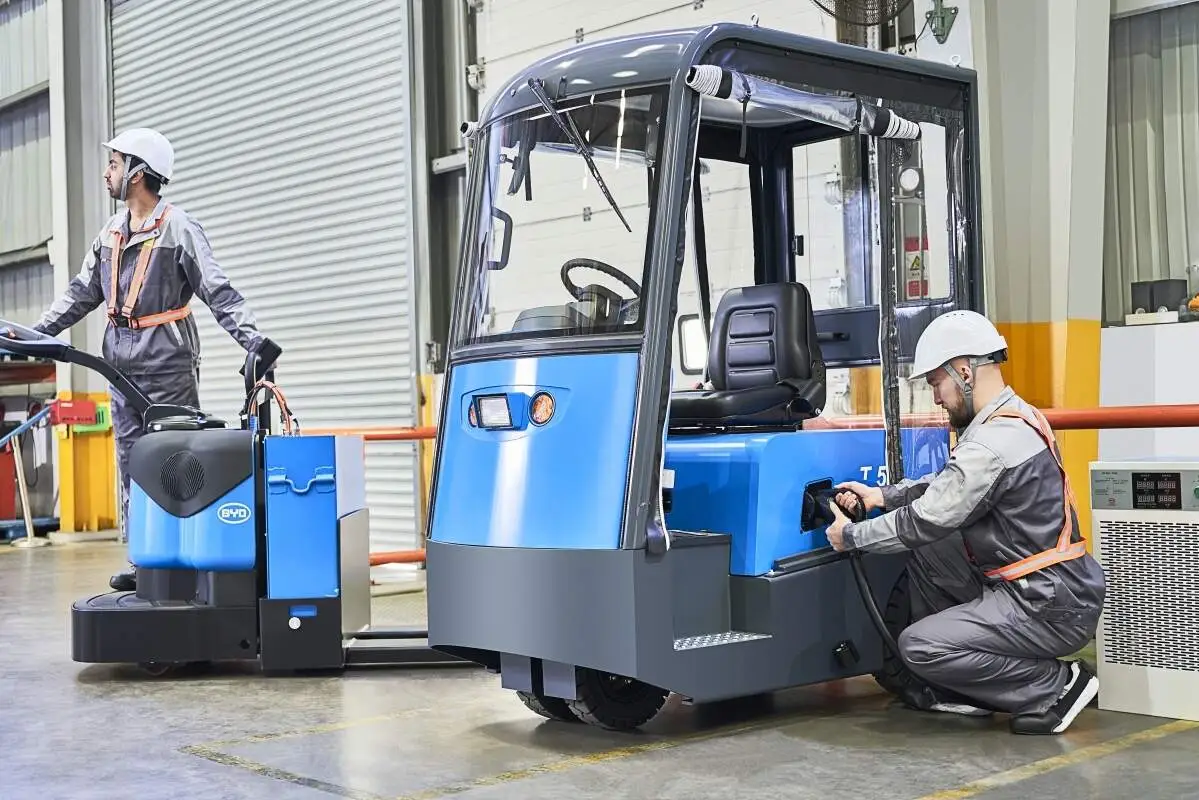 BYD RTR20i Drei-Wege-Stapelstapler Aufzug Höhenanpassung dreidimensionale Lagerr